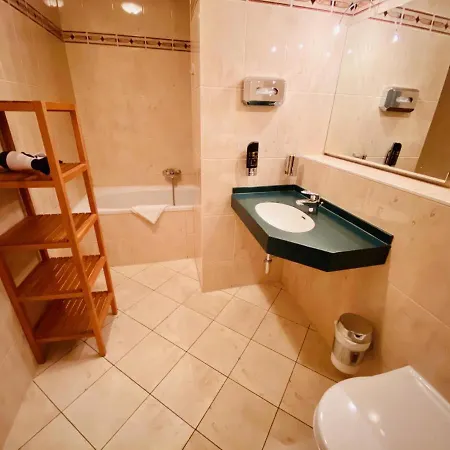 Doppelzimmer Theke, Direkt Am Alten Strom Apartment